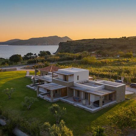 Quinta Essentia Suites Foiníki エクステリア 写真