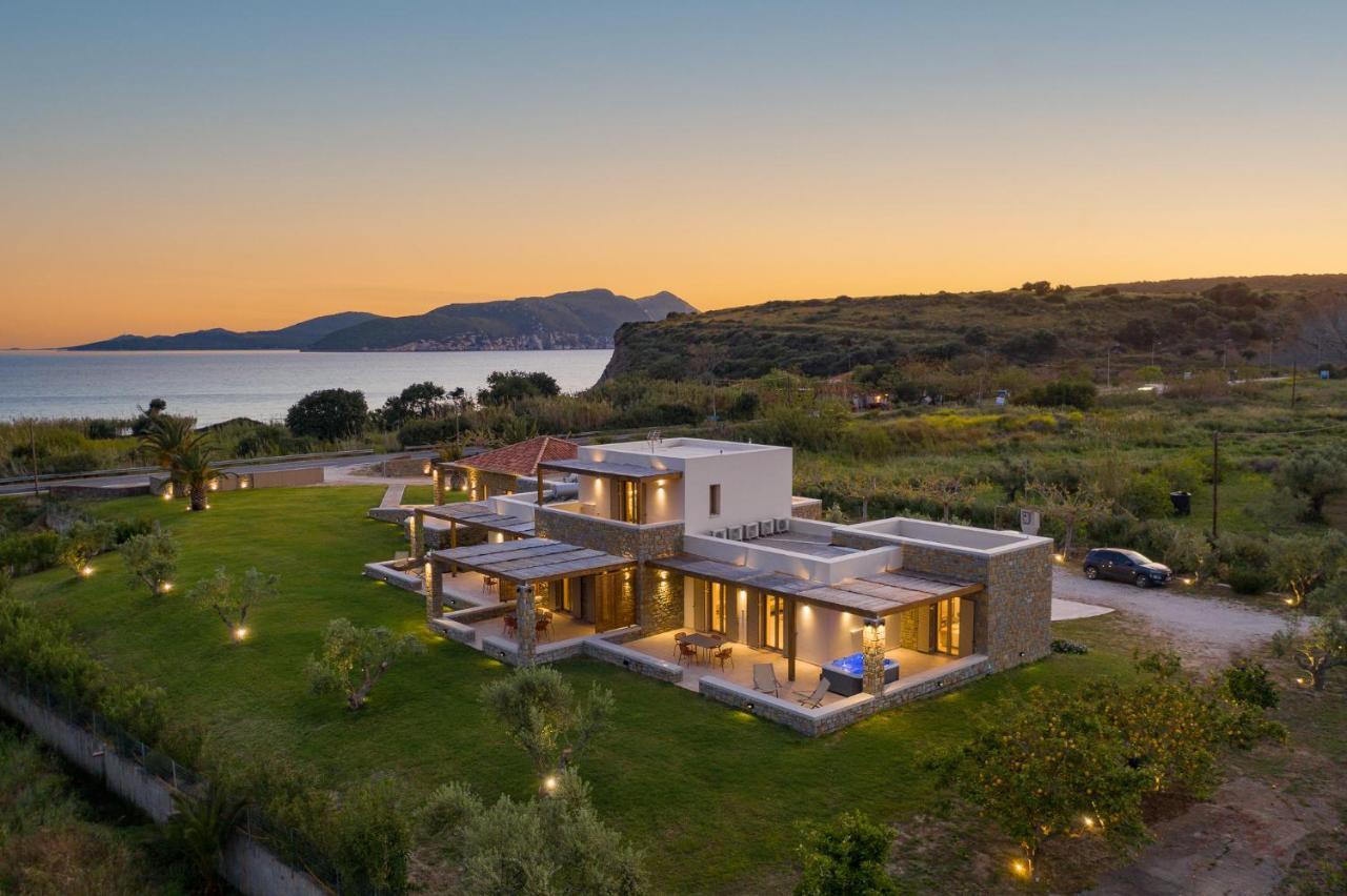 Quinta Essentia Suites Foiníki エクステリア 写真