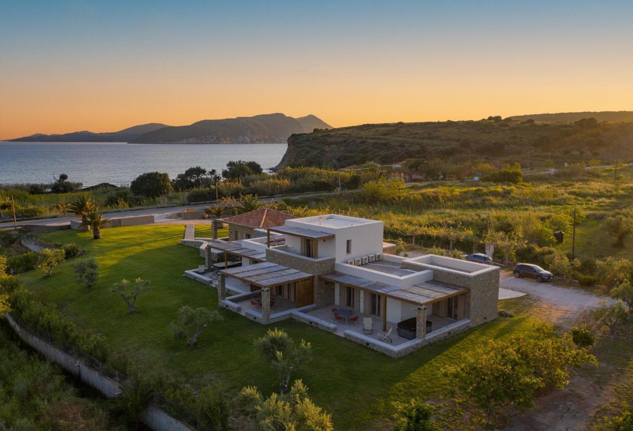 Quinta Essentia Suites Foiníki エクステリア 写真