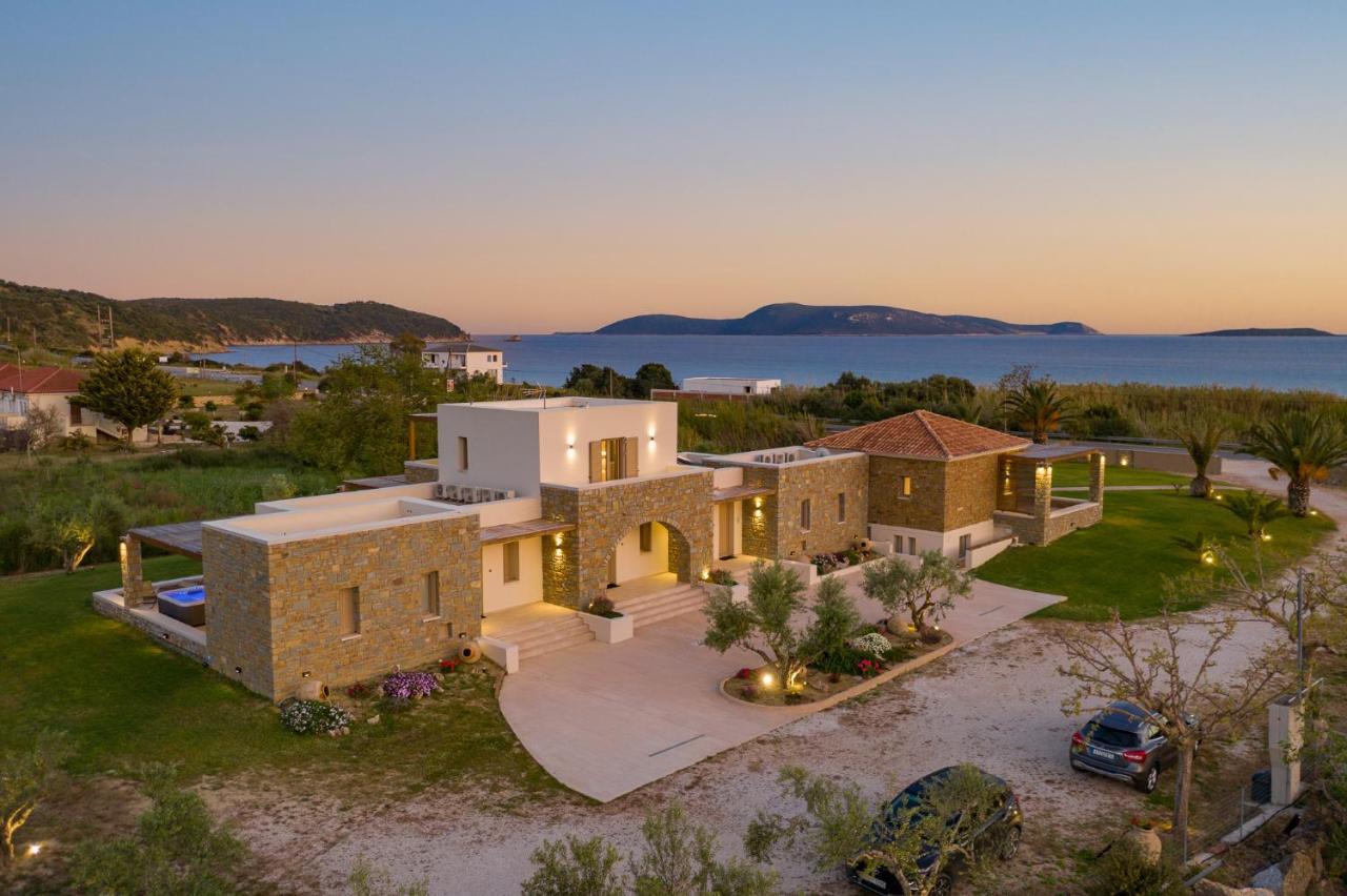 Quinta Essentia Suites Foiníki エクステリア 写真
